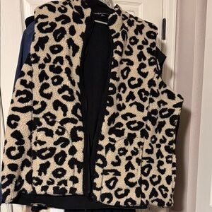 Onque Casuals Black and Cream Leopard Print Vest